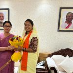 केन्द्रीय महिला एवं बाल विकास मंत्री से मंत्री श्रीमती राजवाड़े ने की सौजन्य मुलाकात