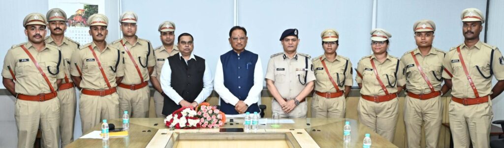 मुख्यमंत्री से पुलिस प्रशिक्षण अकादमी में प्रशिक्षण प्राप्त कर रहे प्रशिक्षणार्थियों ने की सौजन्य मुलाकात