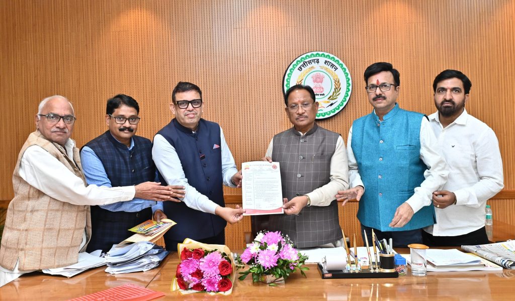 मुख्यमंत्री से CAIT प्रतिनिधियों की सौजन्य मुलाकात, स्वदेशी संकल्प यात्रा में शामिल होने का दिया आमंत्रण