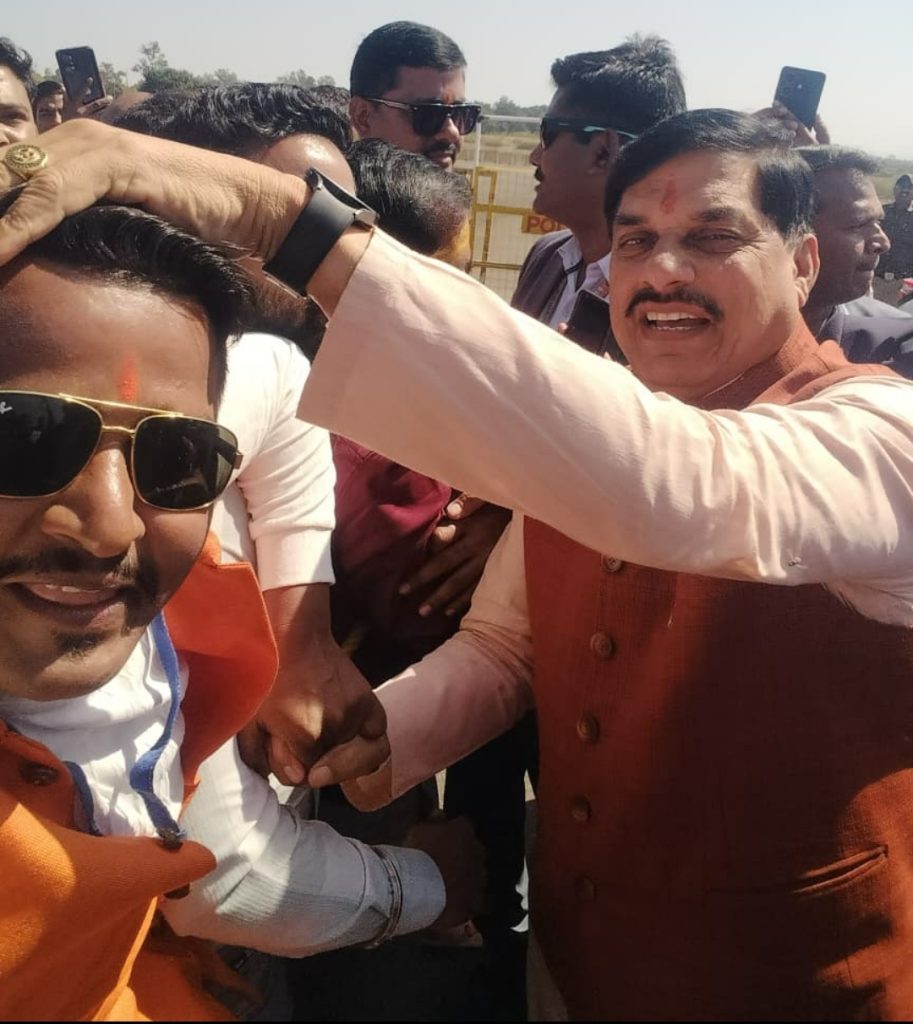 नगर में बढ़ती बेरोजगारी पर भाजपा युवा मोर्चा ने उठाई आवाज, मंडल अध्यक्ष अरविंद रजक ने मुख्यमंत्री डॉ. मोहन यादव को सौंपा ज्ञापन