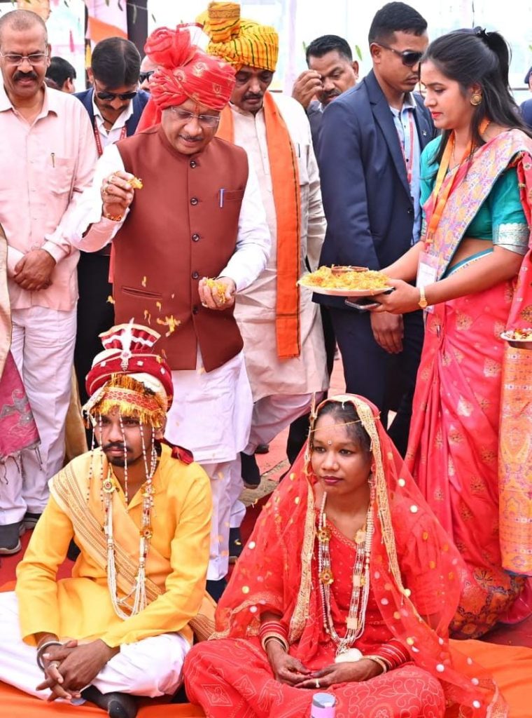 गोल्डन बुक ऑफ वर्ल्ड रिकॉर्ड में दर्ज हुआ छत्तीसगढ़ का सामूहिक विवाह6,412 जोड़ों के साथ सामाजिक समरसता की ऐतिहासिक मिसाल