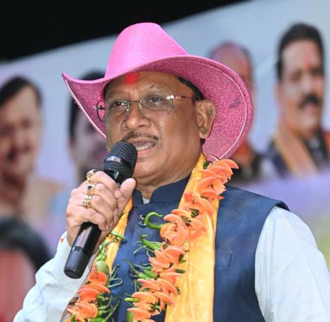 रंगों में घुला समरसता का संदेश: मुख्यमंत्री  विष्णु देव साय होली मिलन समारोह में हुए शामिल