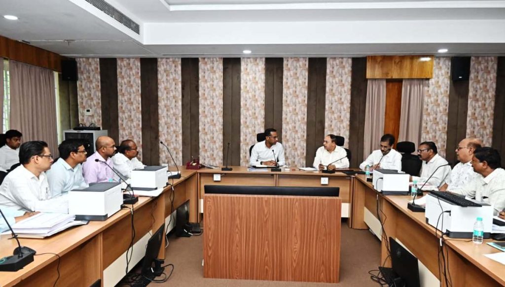 नागरिकों की सुविधा सर्वोपरि, भविष्य की जरुरतों के अनुरूप करें निर्माण