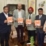 राज्यपाल  डेका को प्रमुख लोकायुक्त  उबोवेजा ने आयोग का वार्षिक प्रतिवेदन सौंपा