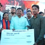 छू लो आसमान के सफल विद्यार्थियों का वन मंत्री केदार कश्यप ने किया सम्मान