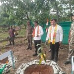 कर्रेगुट्टा पर पहुंची बस्तर तिरंगा यात्रा, उप मुख्यमंत्री  विजय शर्मा ने फहराया तिरंगा