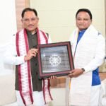 मुख्यमंत्री विष्णु देव साय ने ओडिशा के मुख्यमंत्री श्री मोहन चरण माझी से की सौजन्य भेंट