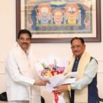 मुख्यमंत्री विष्णु देव साय ने ओडिशा के राज्यपाल डॉ. हरि बाबू कंभमपति से की शिष्टाचार भेंट