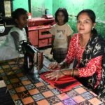 सेवा की कहानी,महतारी वंदन योजना से लक्ष्मी मांझी की जिंदगी में आया बदलाव, सिलाई मशीन ने खोली आत्मनिर्भरता की राह