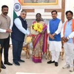 मुख्यमंत्री  विष्णु देव साय के निमंत्रण पर राष्ट्रपति ने स्वीकार किया बस्तर दशहरा के मुरिया दरबार में शामिल होने का आमंत्रण