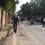 राज्यपाल  डेका ने गांधी जयंती पर की साफ-सफाई